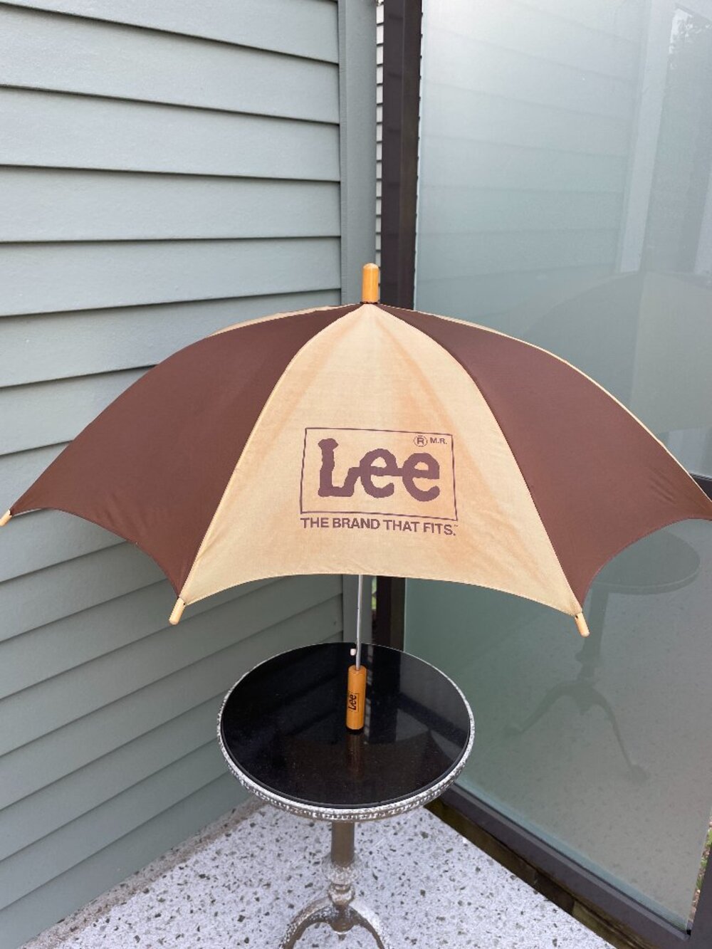Vtg Lee Advertising Umbrella Brown Tan Wood Handle 38" Display Prop